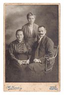 Karel Liko s manželkou Cecílií Likovou roz. Bartkovou a dcerou Aloisií Likovou prov. Krejčí